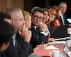Andy Burnham inicia governo com foco em mudanças sociais