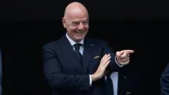 Decisão de Infantino sobre Balogun gera polêmica no futebol