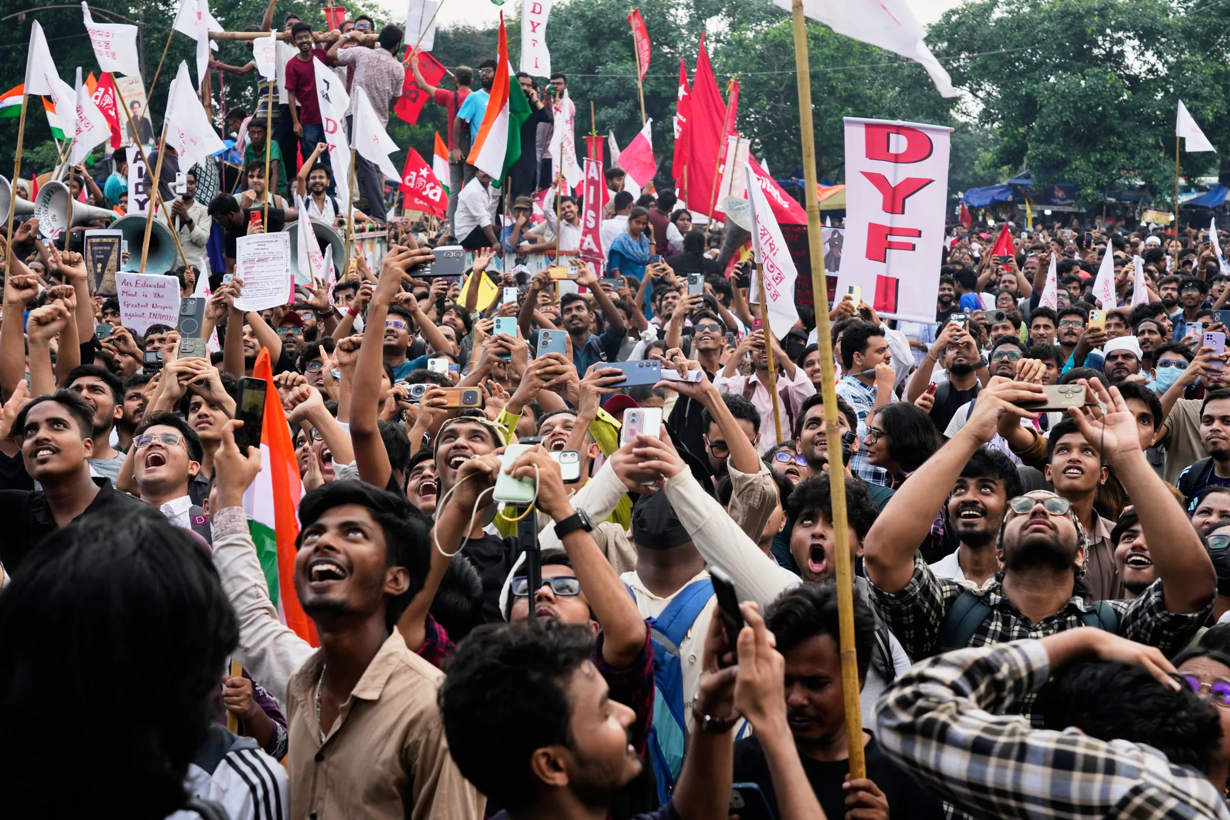 'Protesto das baratas': após renúncia de ministro, jovens indianos exigem libertação de manifestantes presos