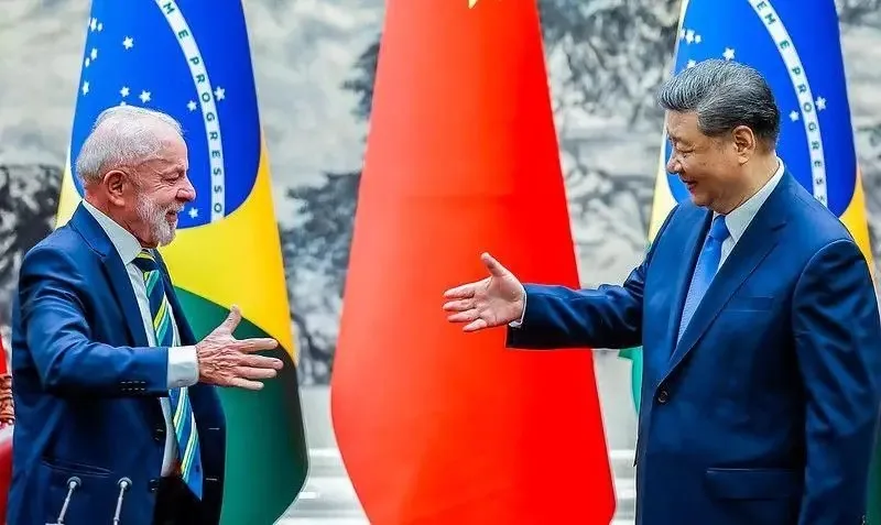 Xi Jinping reafirma apoio à soberania do Brasil em conversa com Lula