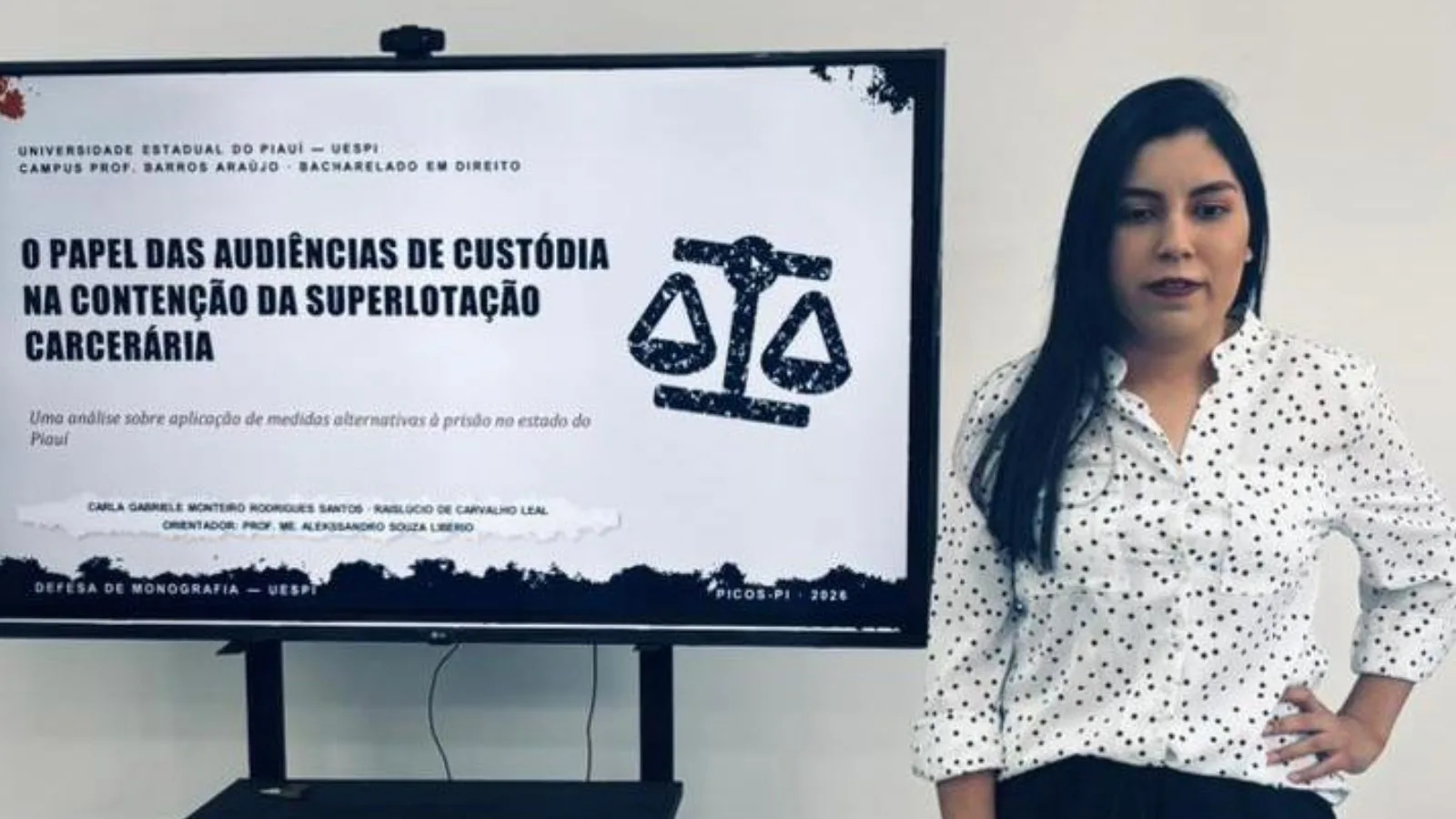 Estudante com cegueira total recebe nota máxima em TCC de Direito no Centro-Sul do Piauí