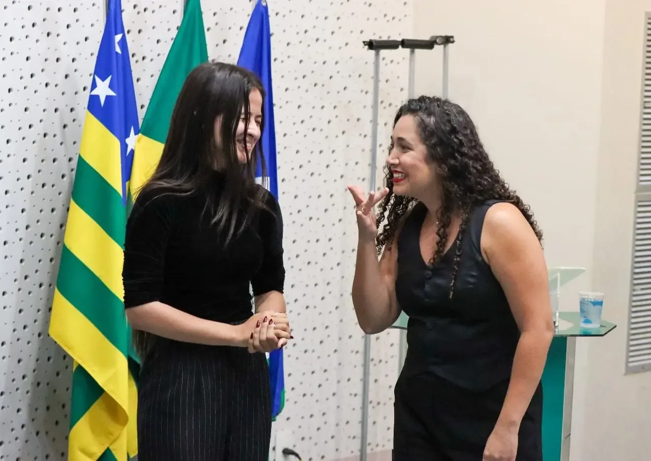 Senador Canedo lança curso gratuito de Libras para servidores