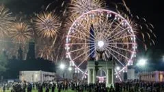 EUA celebra 250 anos com fogos, desfiles e clima extremo