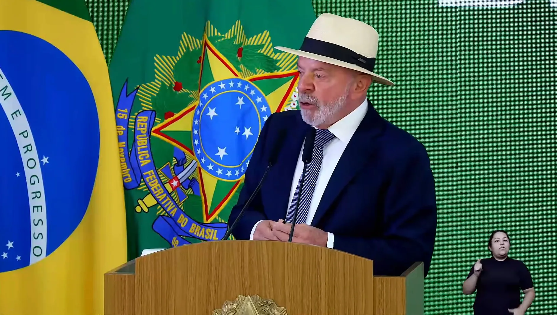 'Há males que vêm para o bem', diz Lula em cerimônia de anúncio de medidas de resposta ao tarifaço dos EUA