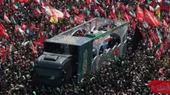 Multidões tomam as ruas de Teerã para o funeral de Khamenei