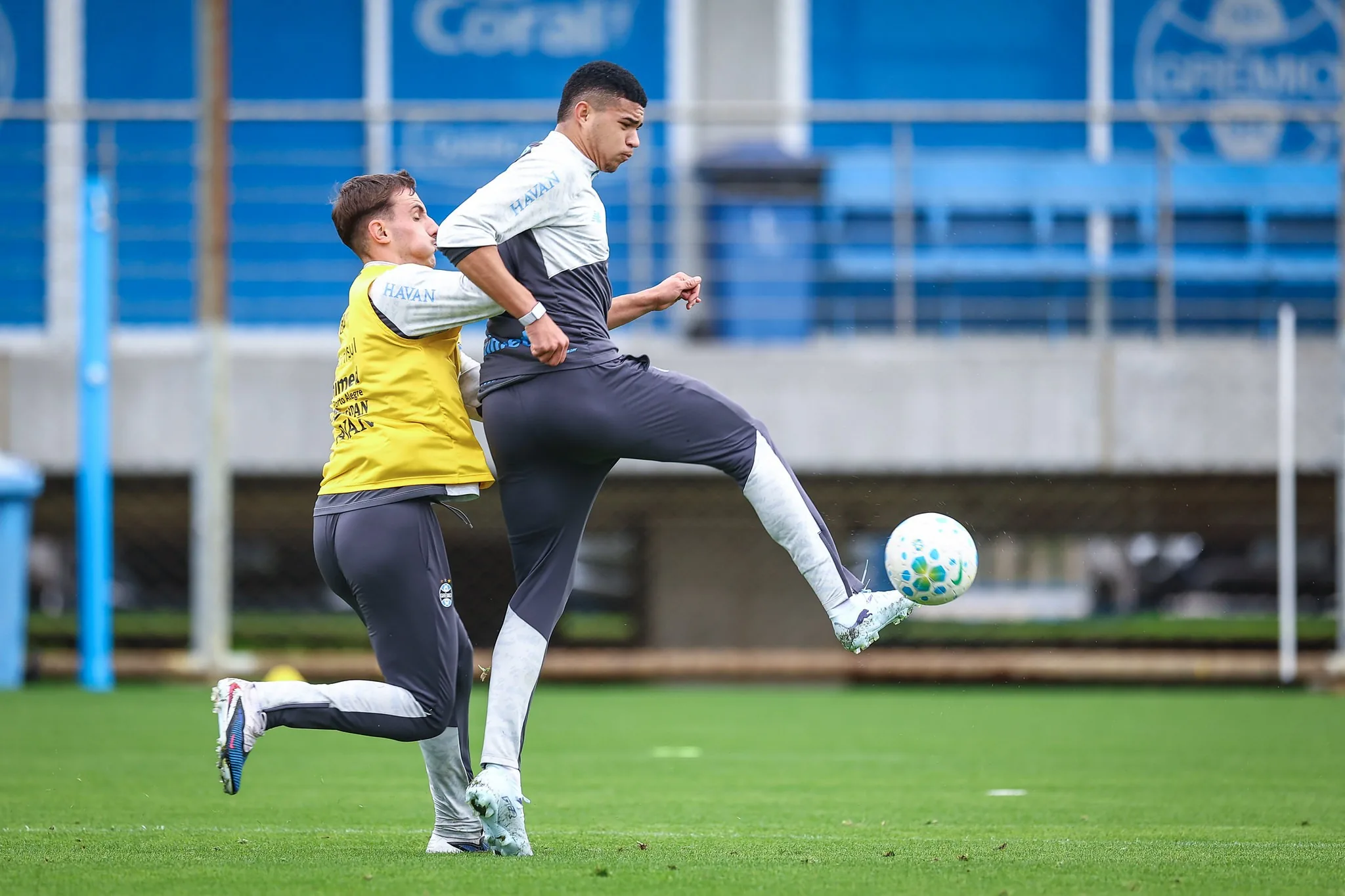 Luis Eduardo pode ser o novo zagueiro do Grêmio após saída de Viery