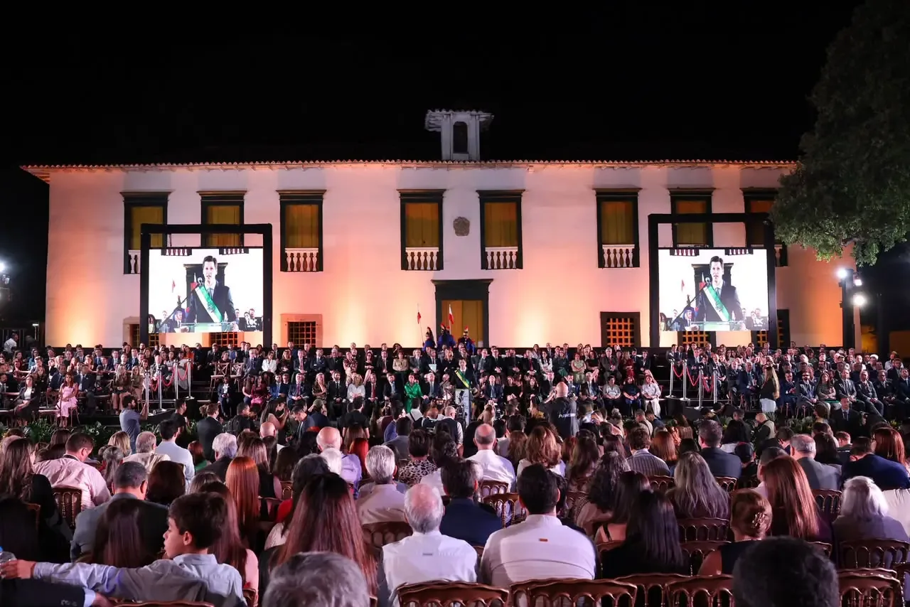 Daniel Vilela entrega Ordem do Mérito Anhanguera a 220 personalidades na cidade de Goiás