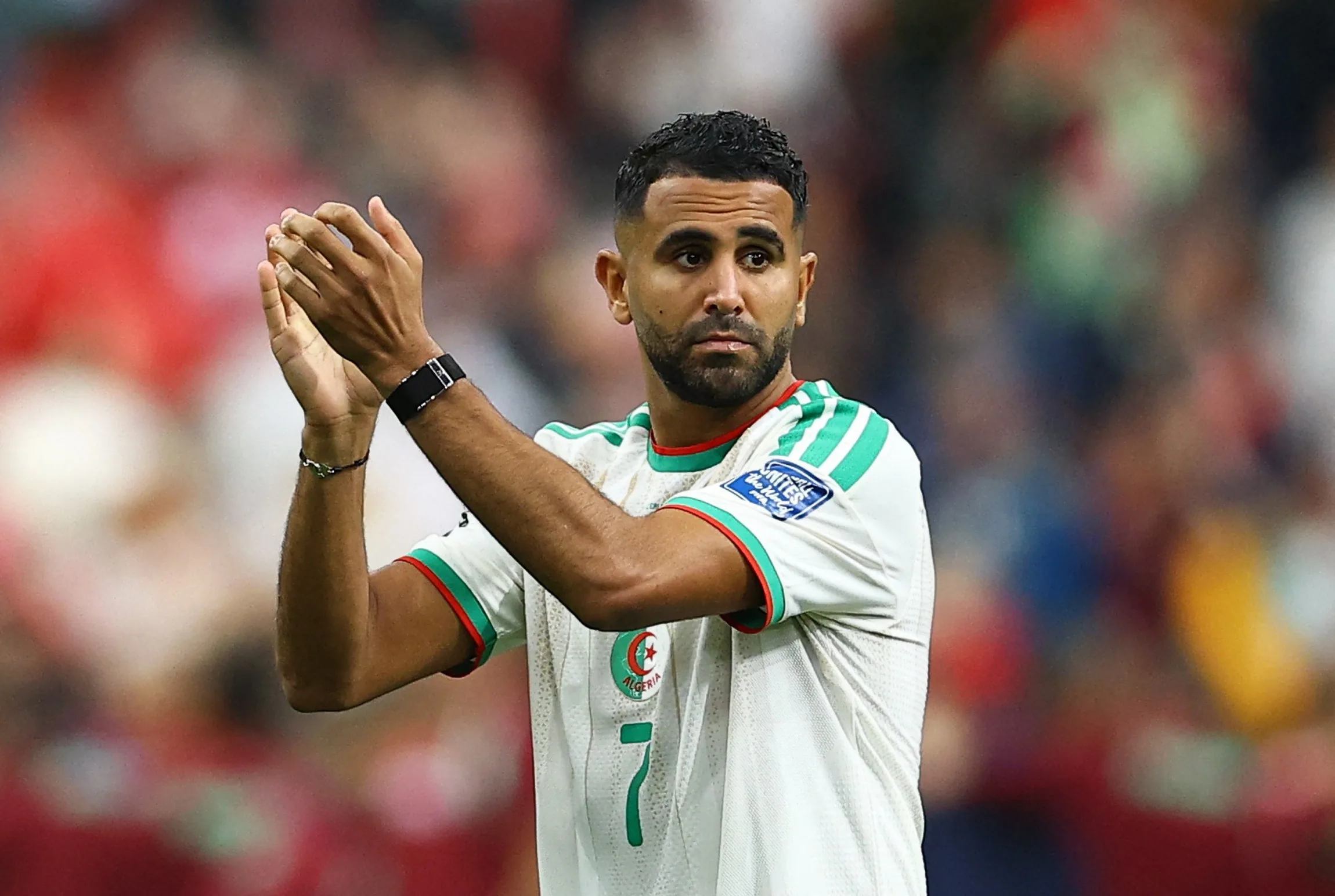 Mahrez anuncia despedida da seleção argelina após eliminação na Copa do Mundo
