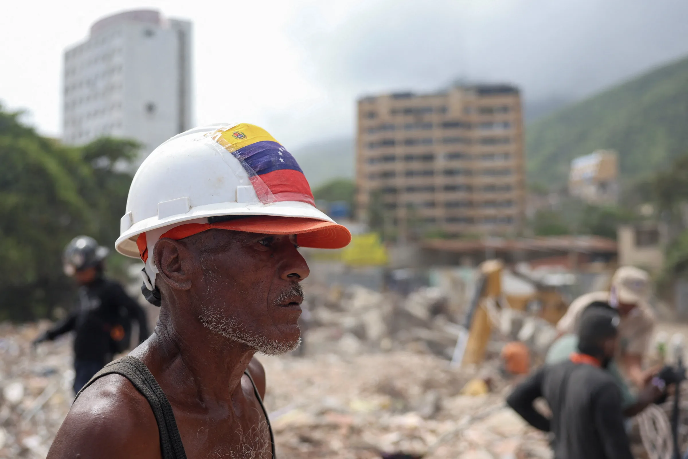 Um mês após terremotos, Venezuela ainda tem centenas de desaparecidos e futuro incerto