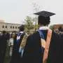 Estudo revela impacto de leis anti-DEI na experiência de estudantes de pós-graduação