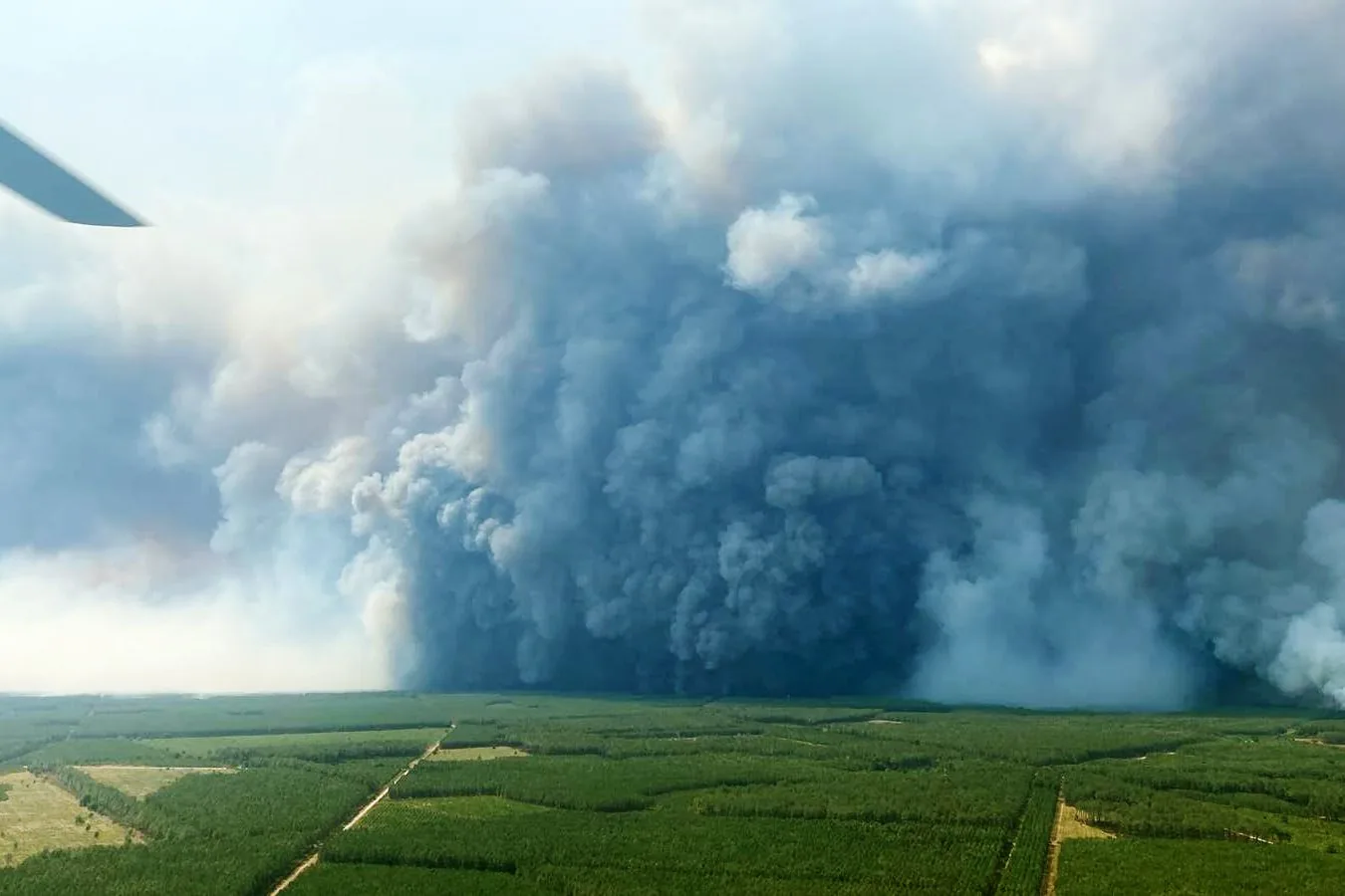 Nuvens de fogo sem precedentes estão alimentando incêndios na França
