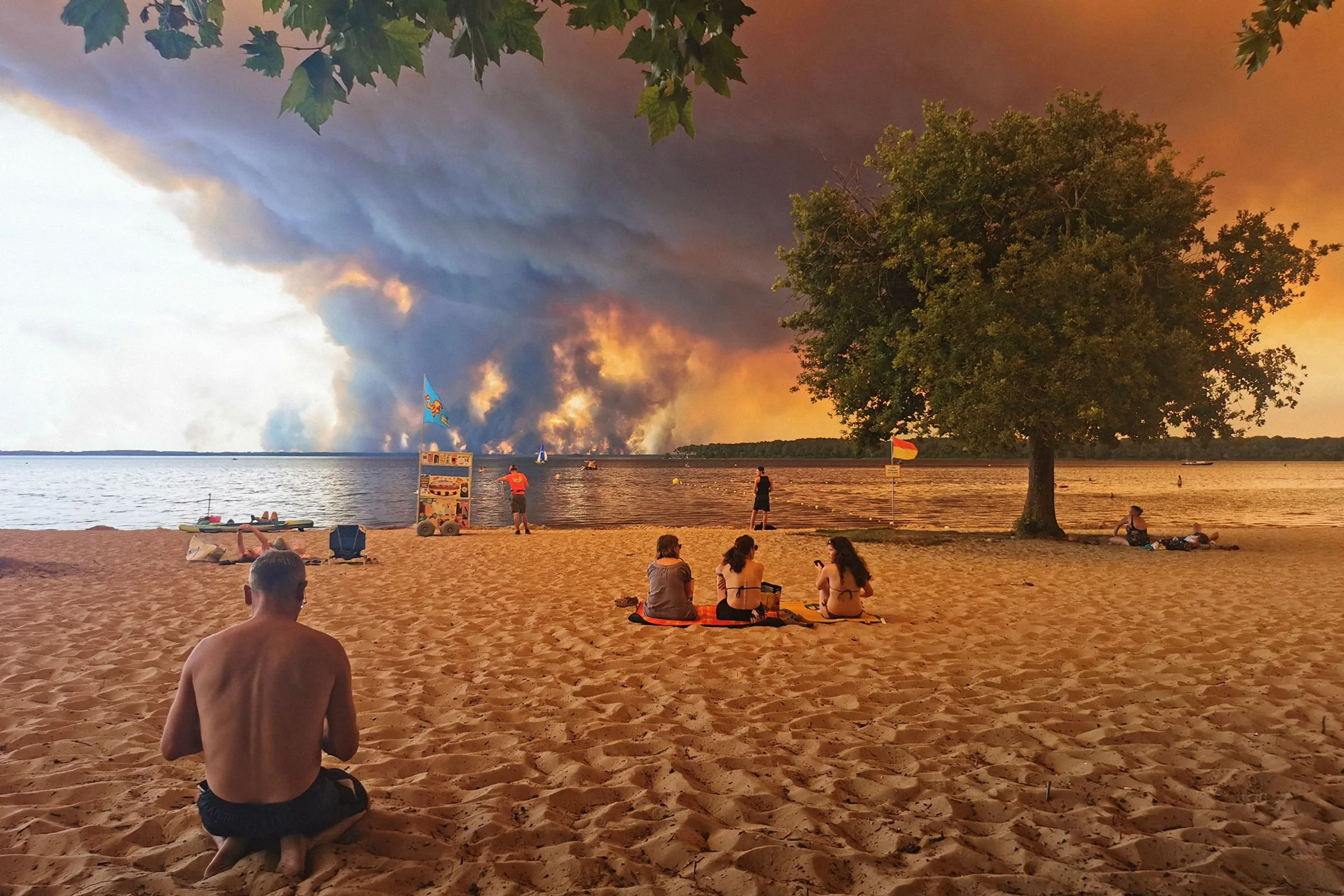 França Registra Primeiro Nuvem Pirocumulonimbus em Meio a Incêndios Recordes