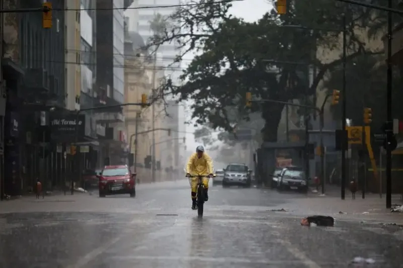 Defesa Civil do Rio Grande do Sul alerta para temporais a partir de quinta-feira