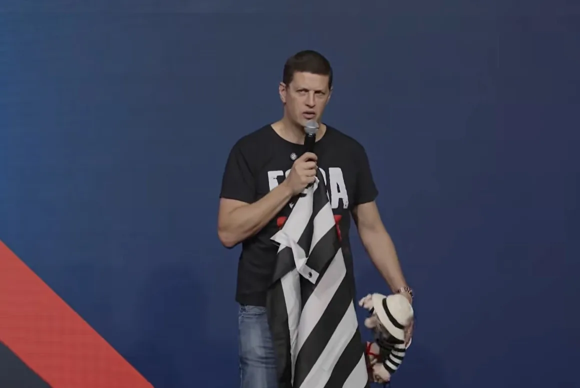 Ricardo Salles critica adversários e a política brasileira em evento do Partido Novo