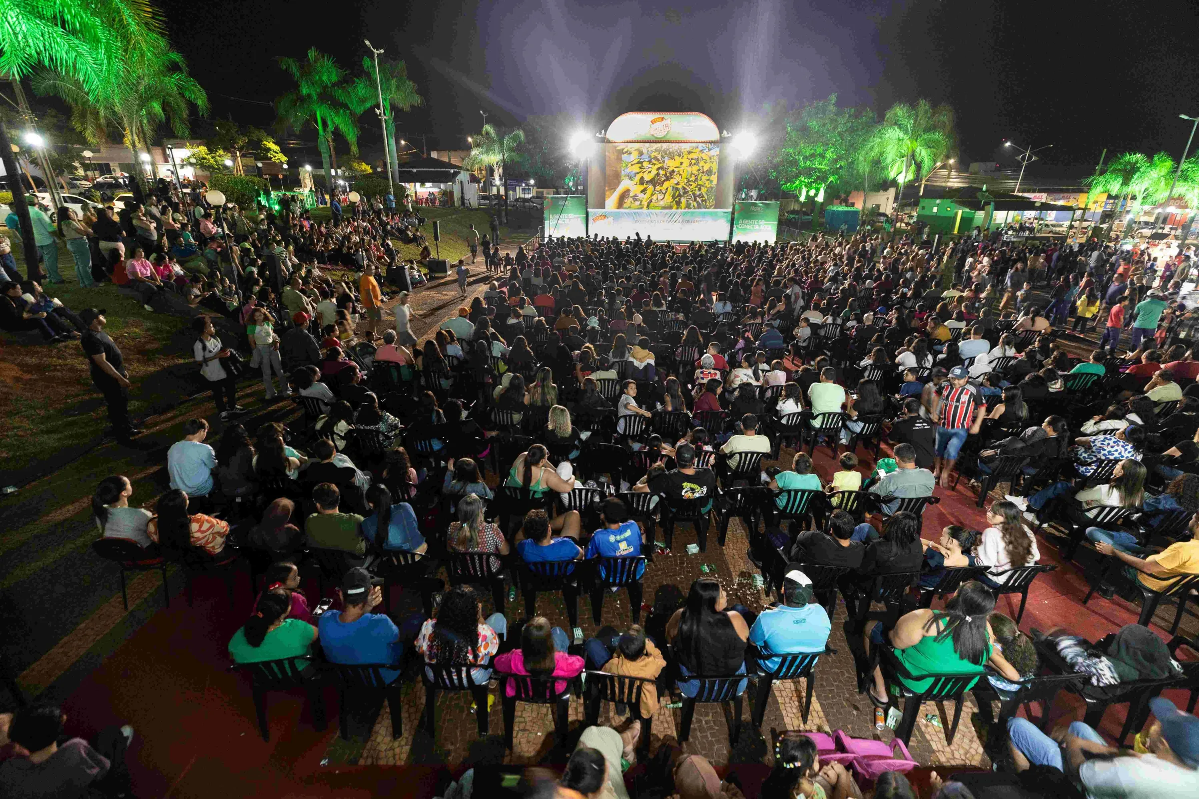 Cine Família na Praça oferece cinema gratuito em cinco cidades mineiras