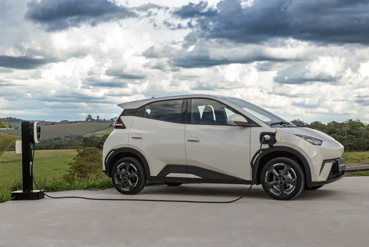 Motoristas cooperados têm acesso a crédito para carros elétricos em Goiás