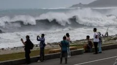 Tufão Bavi causa deslizamentos nas Filipinas e ameaça Taiwan e China