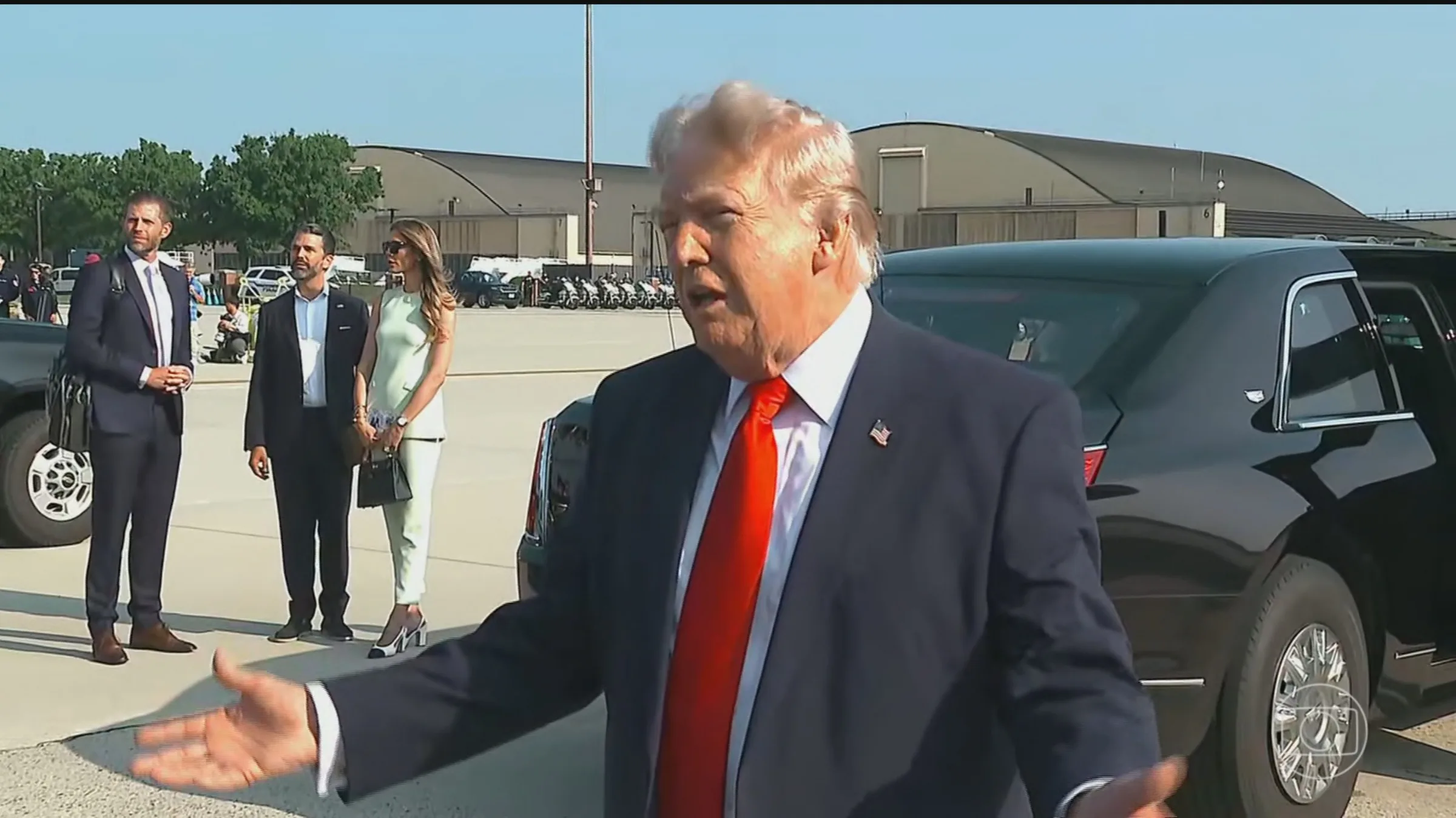 Empresas de Trump têm receita bilionária em 2025 e reacendem debate sobre conflito com decisões de governo