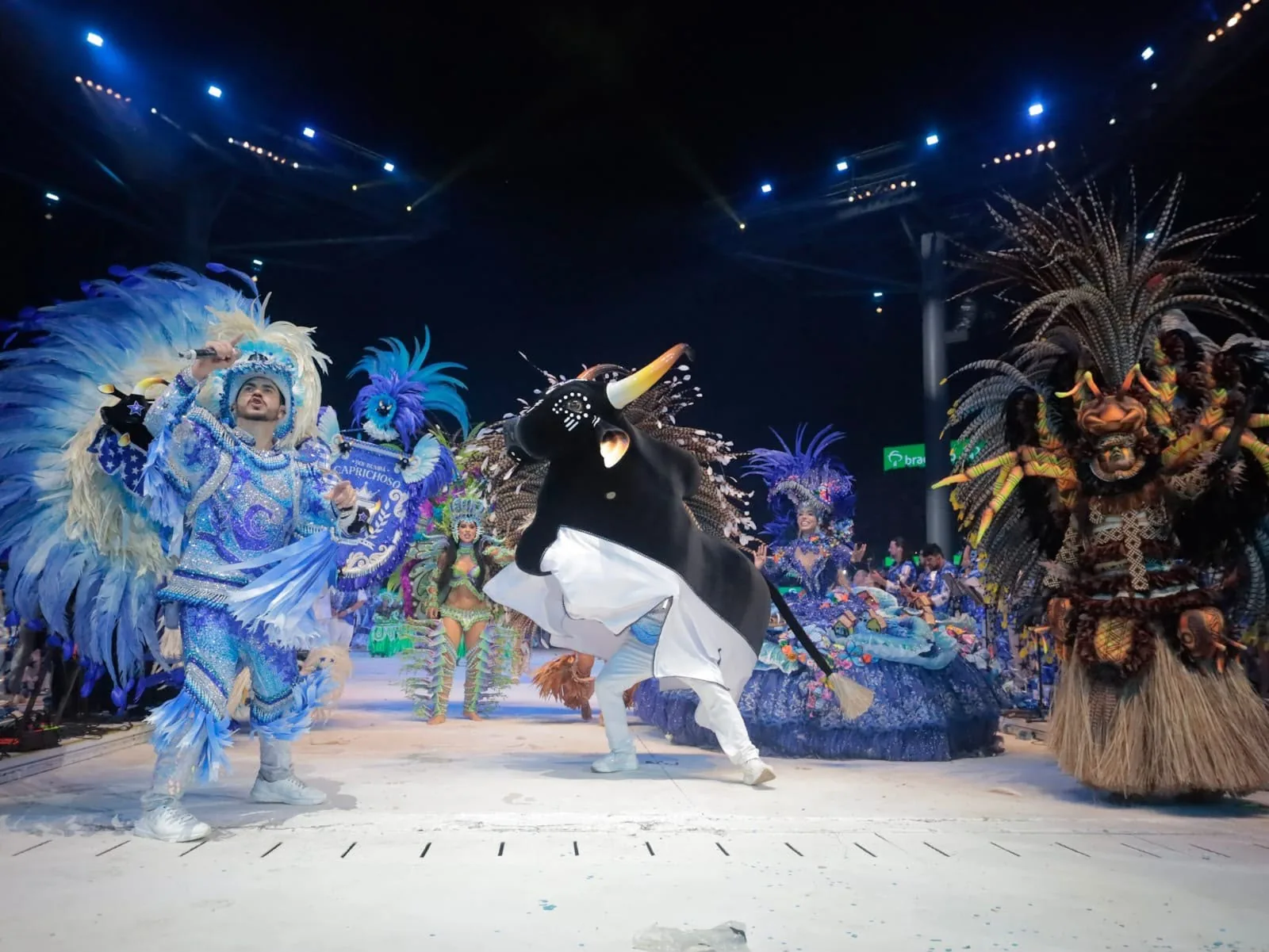 Caprichoso celebra 27º título com Festa da Vitória no Sambódromo de Manaus