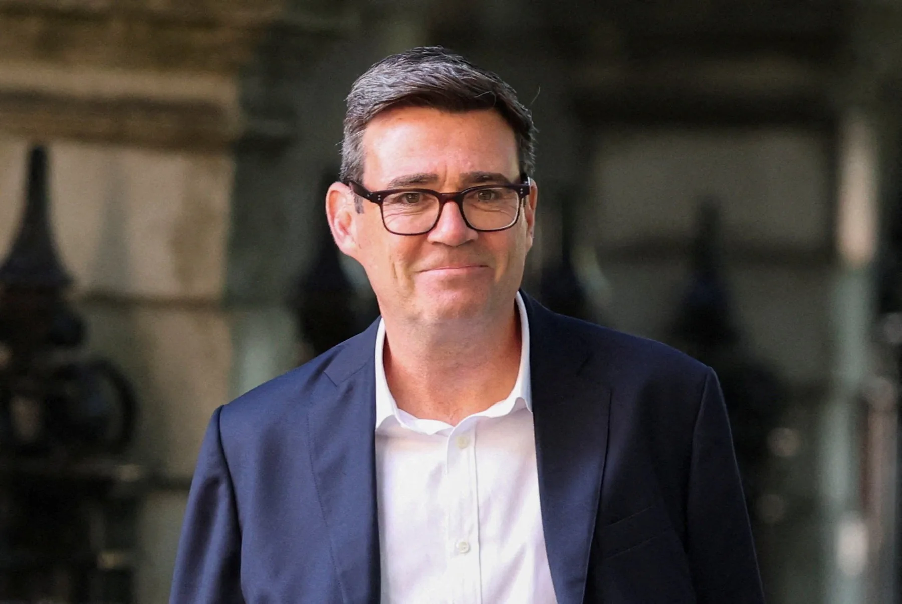 Andy Burnham assegura apoio necessário para se tornar novo premiê do Reino Unido