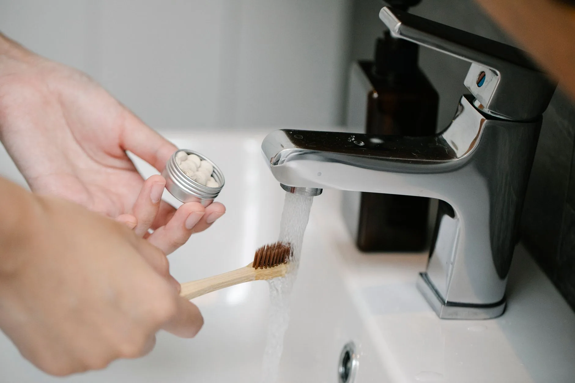 Pastilha sanitária nos ralos: como funciona e por que usar