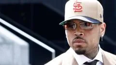 Chris Brown se declara culpado de desordem após ataque em boate de Londres