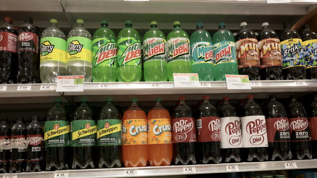 Senate advances MAHA-friendly bill for food warning labels and junk food ad bans