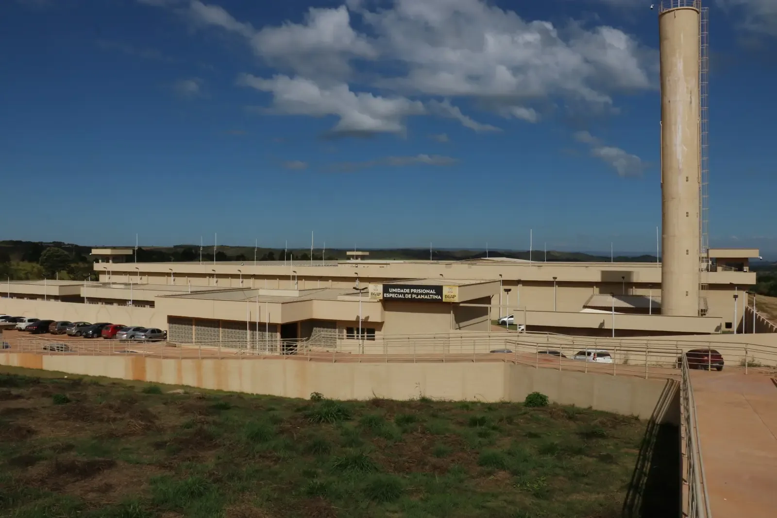 Sistema implantado em Goiás para monitorar líderes de facções deve chegar a 138 presídios brasileiros