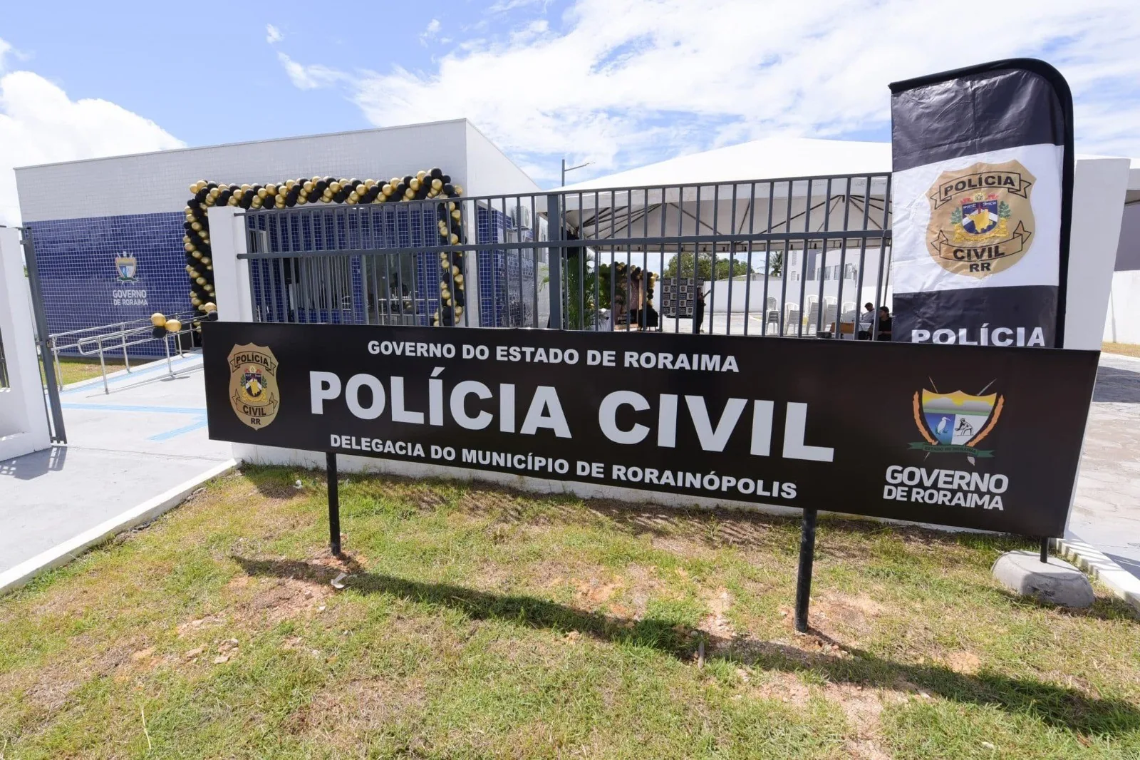 Mulher é agredida, ameaçada com faca e tem pertences furtados e destruídos por homem em RR