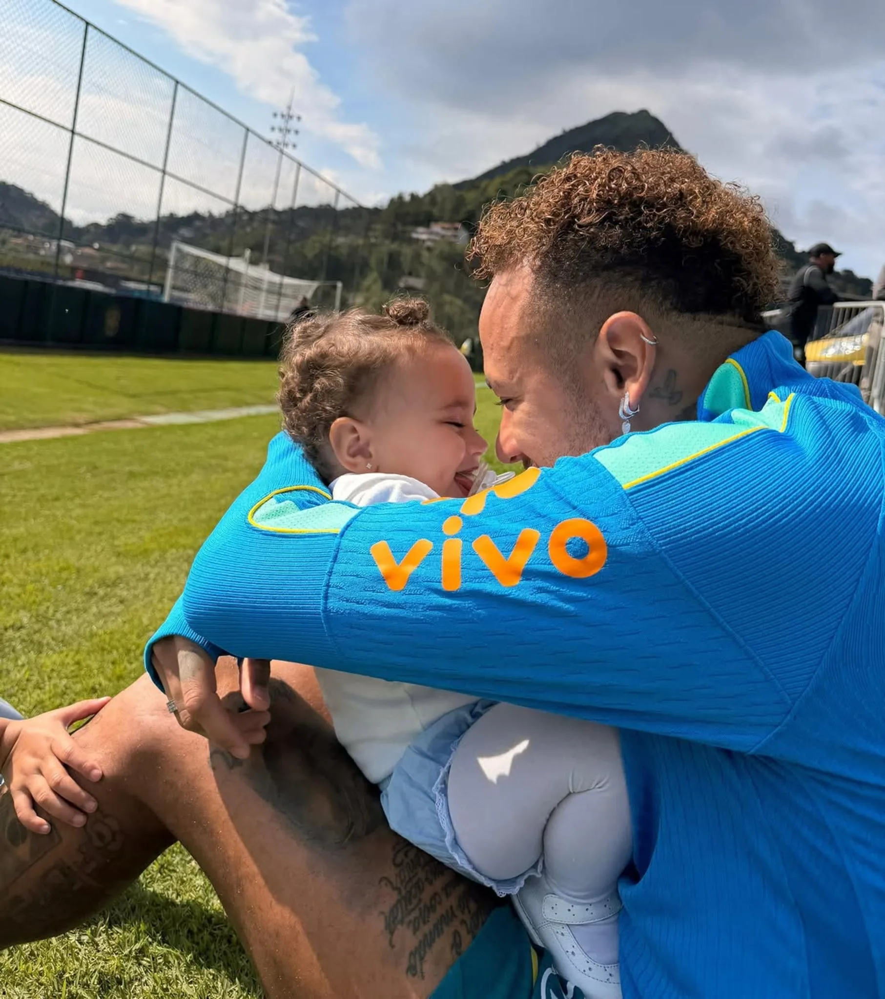 Neymar e Bruna Biancardi comemoram o primeiro aniversário da filha