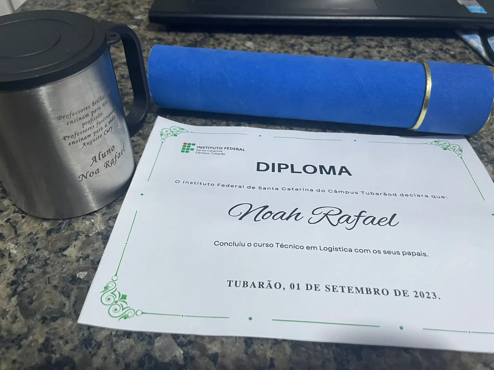 'Emitiram meu diploma da faculdade, mas só em PDF': por que o MEC acabou com a versão em papel?