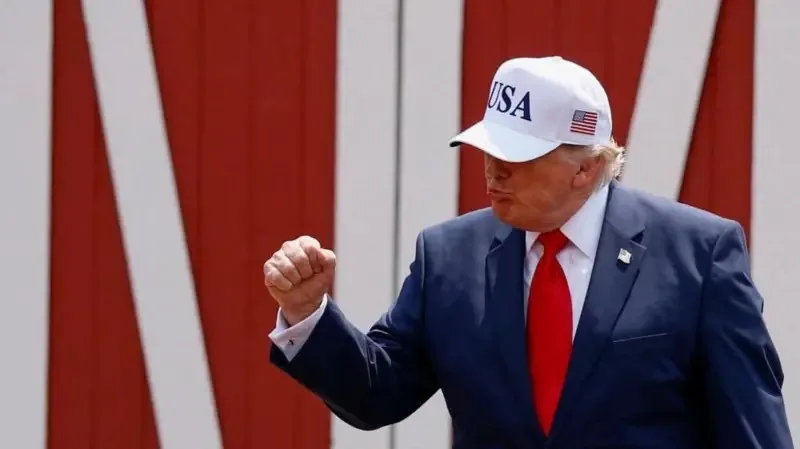 Trump e os Limites do Poder Presidencial em Aniversário dos EUA
