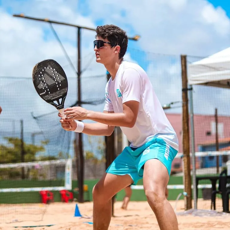 Augusto Neto sobe posições no ranking mundial e se firma entre os dez melhores do Brasil no Sub-18