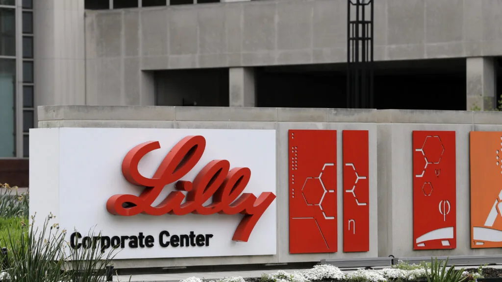 Legisladores pedem ao HHS que obrigue Eli Lilly a retomar descontos 340B
