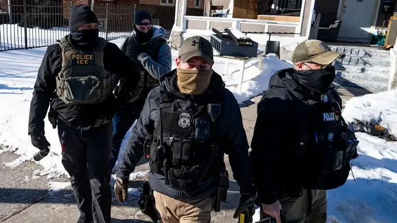 ICE suspende abordagens a veículos nos EUA após incidentes