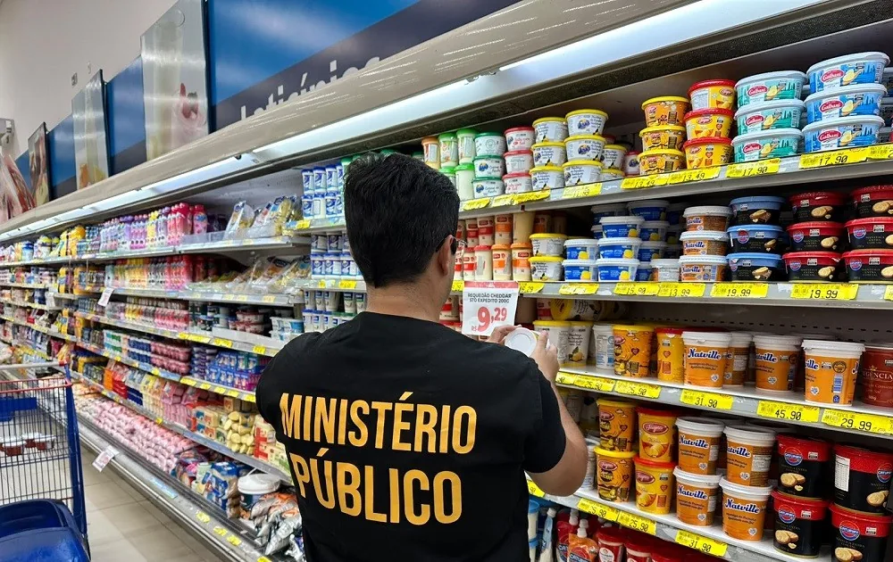 Cinco supermercados são autuados por irregularidades na venda de alimentos, no Sertão da Paraíba