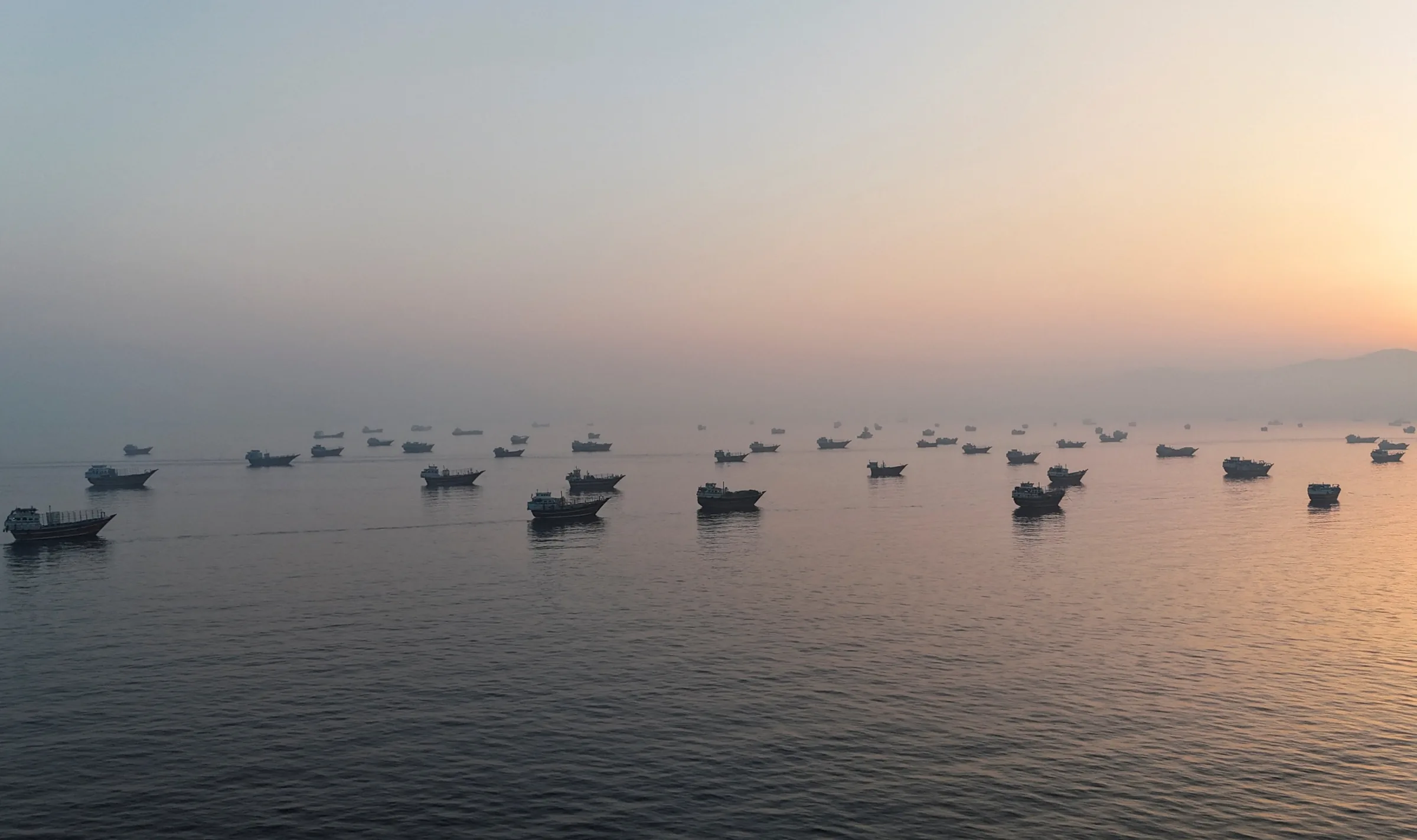 Movimentação de navios no Estreito de Ormuz diminui amid escalada de tensões entre EUA e Irã