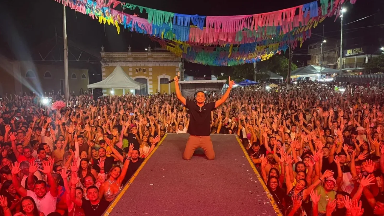 Cantor cearense Vittim revela vício em apostas e perdas de R$ 800 mil
