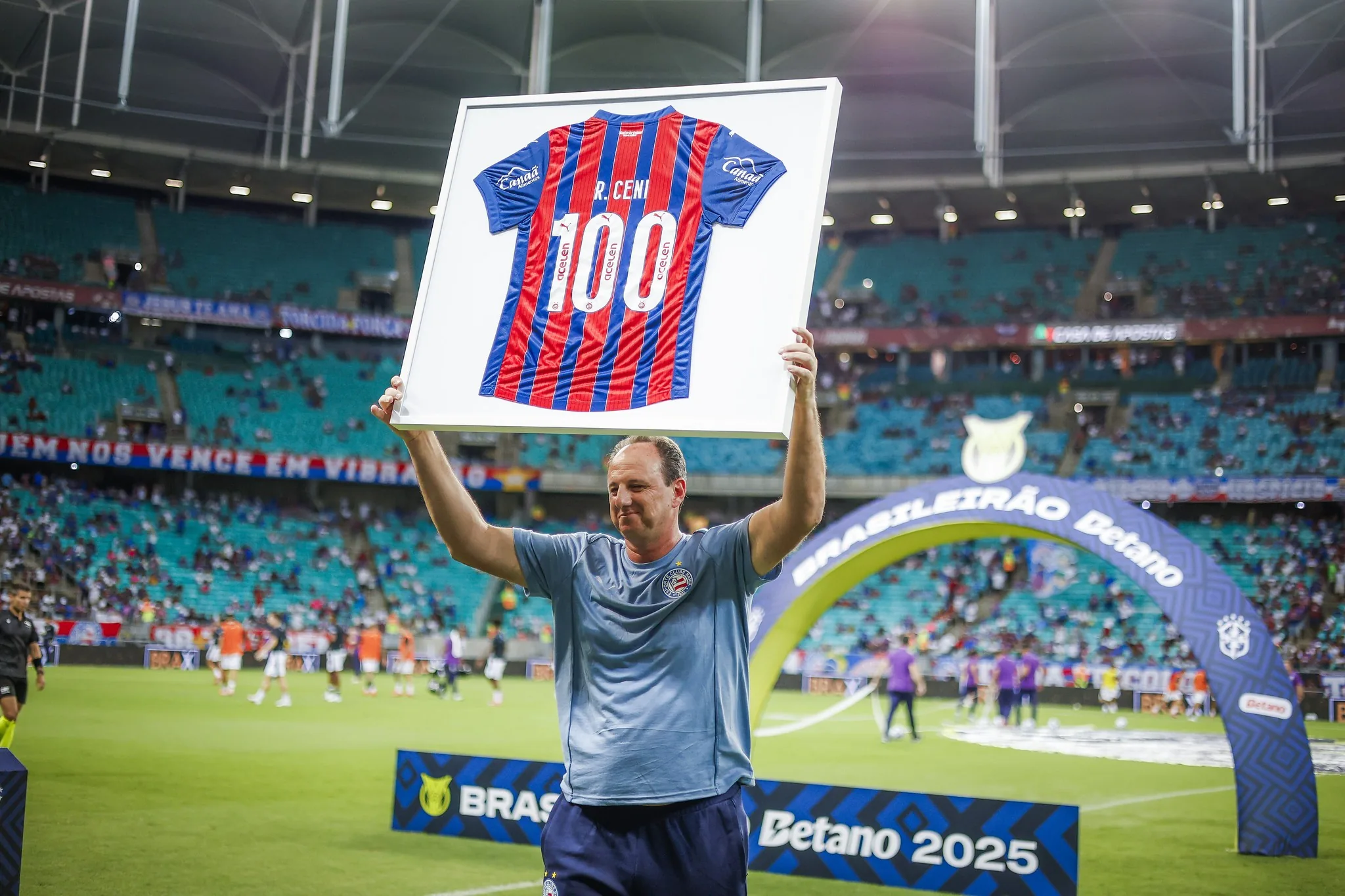 Rogério Ceni alcança 100 vitórias pelo Bahia e entra para a história