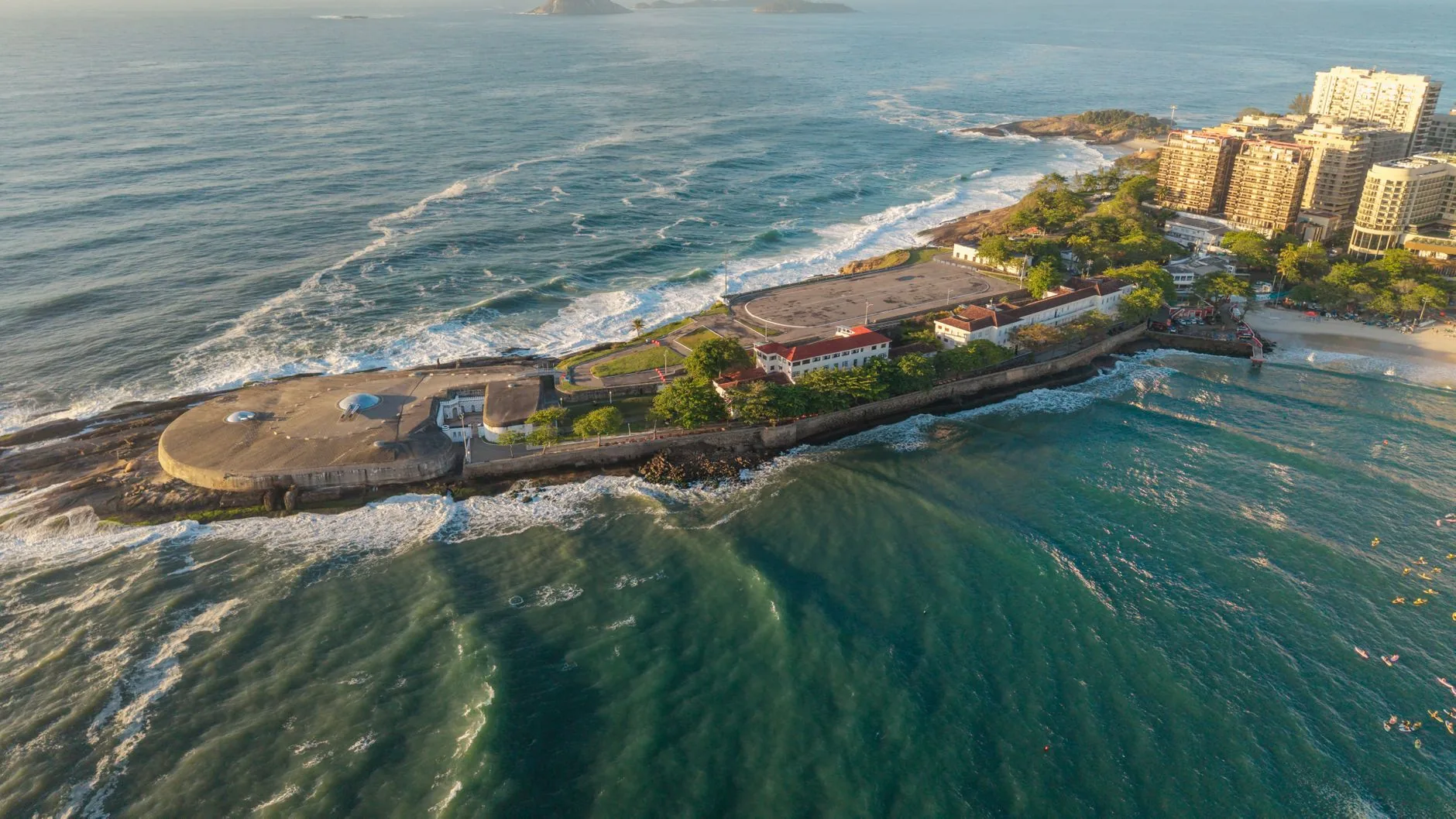 Chuveiro elétrico ou eletrônico: qual o melhor para os dias frios, segundo fabricantes