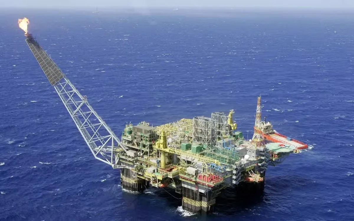 Petróleo mais caro: impactos da guerra no Oriente Médio no Brasil