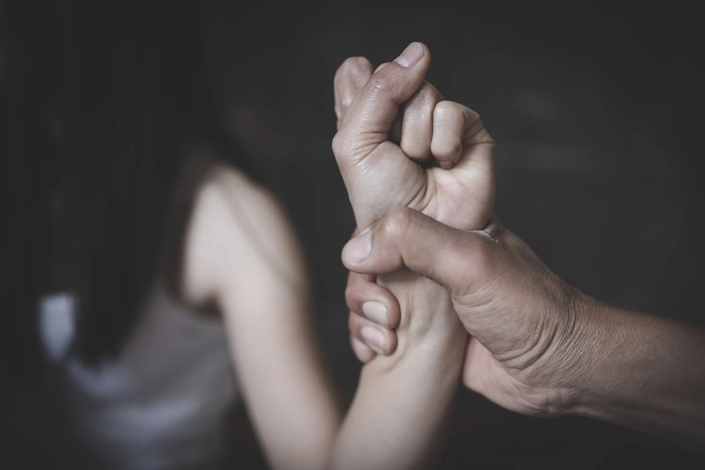 Mulheres vítimas de violência doméstica em SP têm direito a auxílio-aluguel; saiba como solicitar