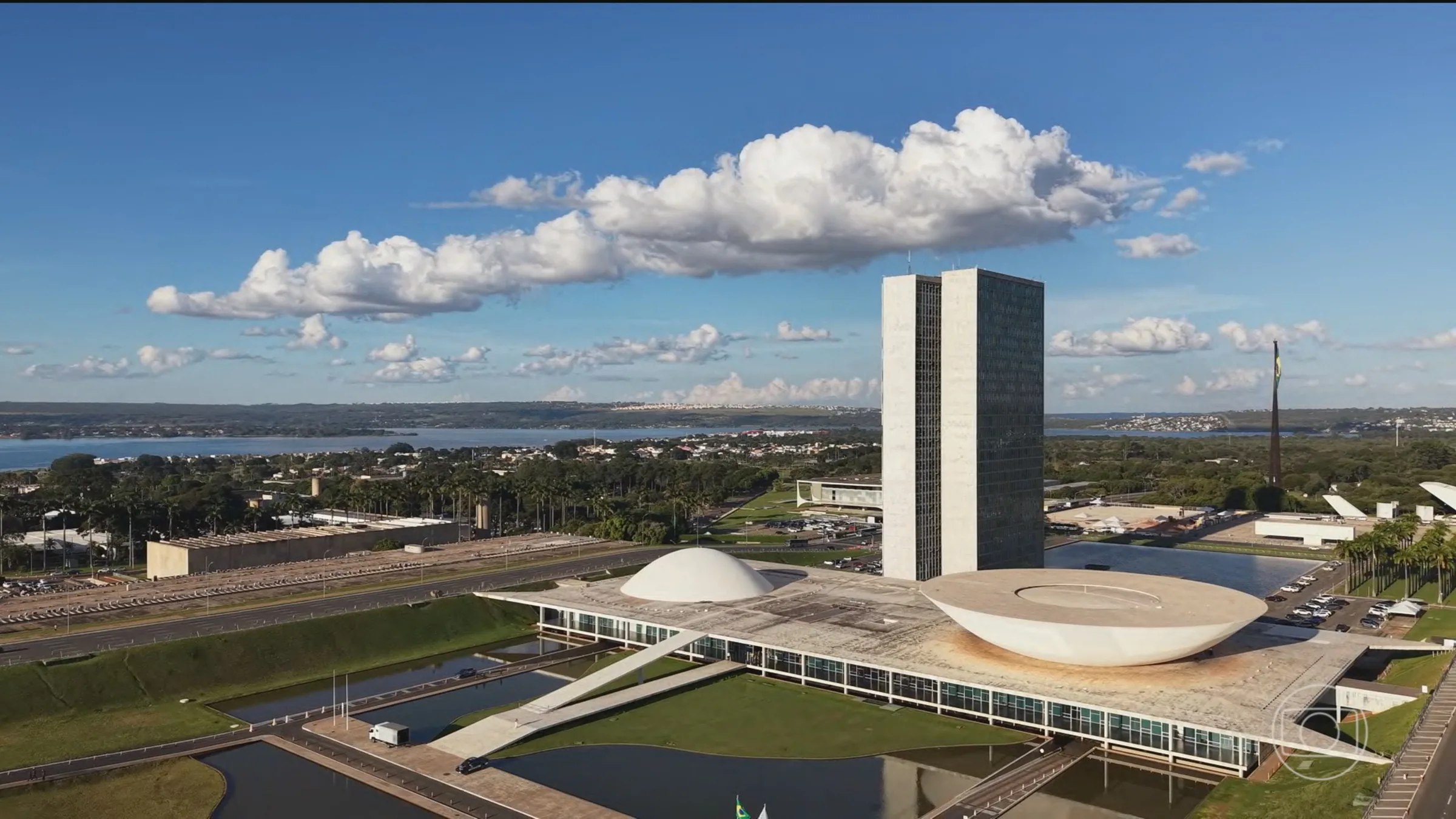 Recesso e Campanhas Eleitorais Adiam Votações Importantes no Congresso