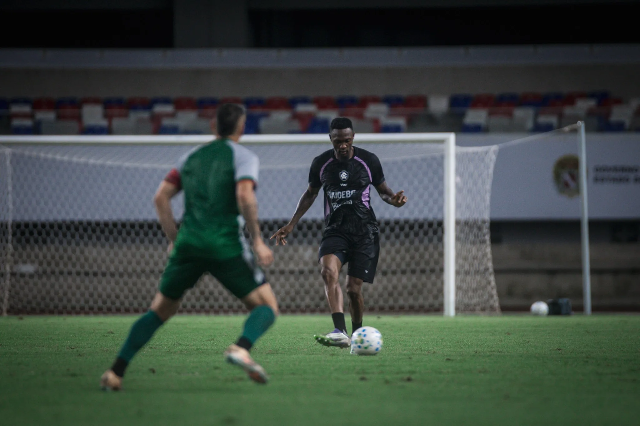 Análise: Remo volta das “férias” em jogo-treino com testes, pressão alta e volume pela esquerda