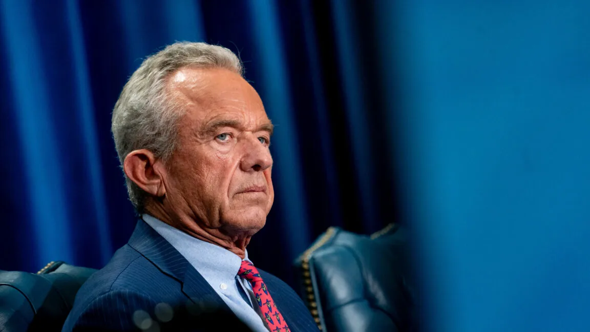 Trump expressa descontentamento com RFK Jr. por falta de ações contra vacinas