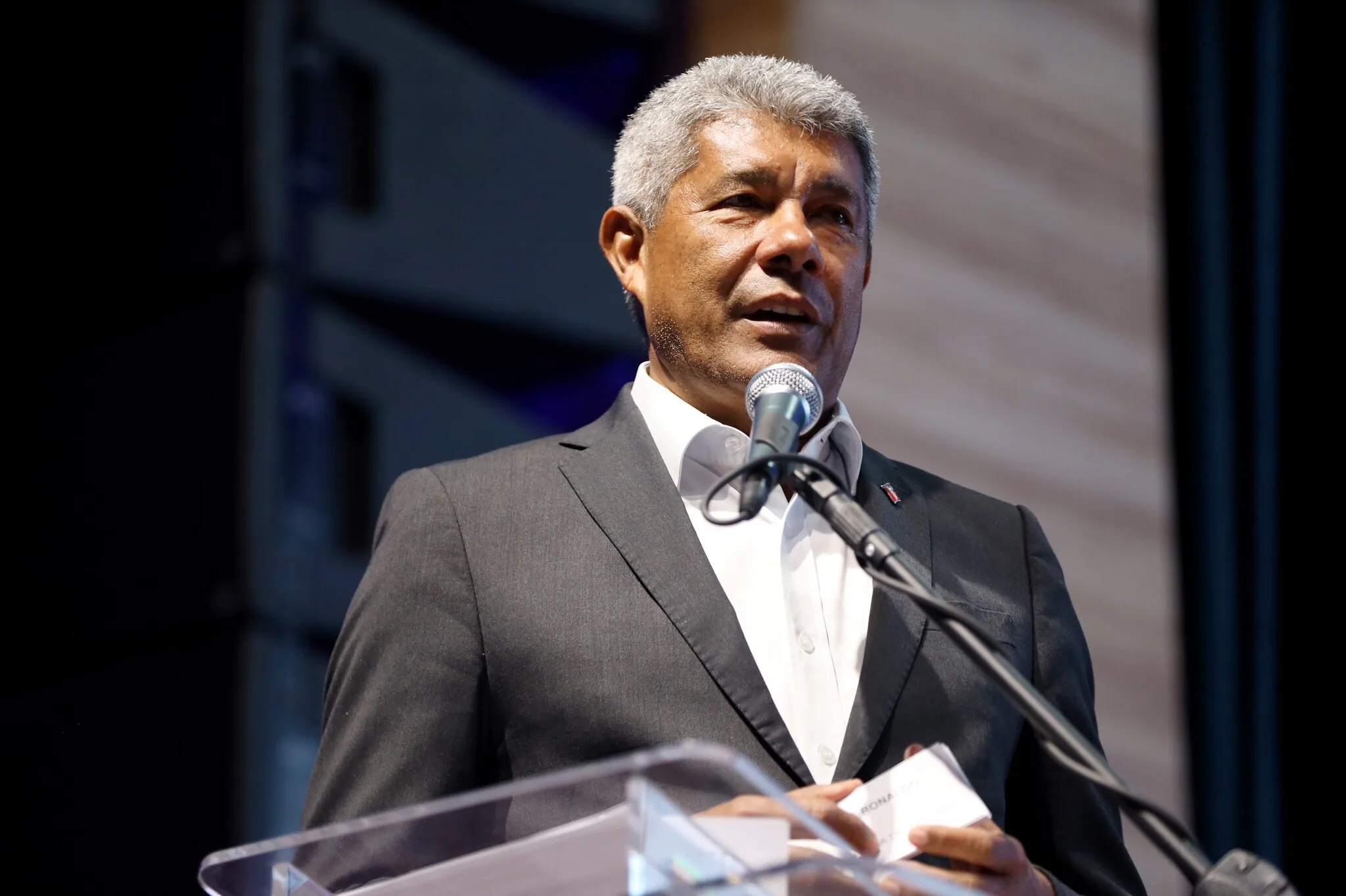 Pesquisa Quaest revela aprovação de 57% ao governo de Jerônimo Rodrigues na Bahia