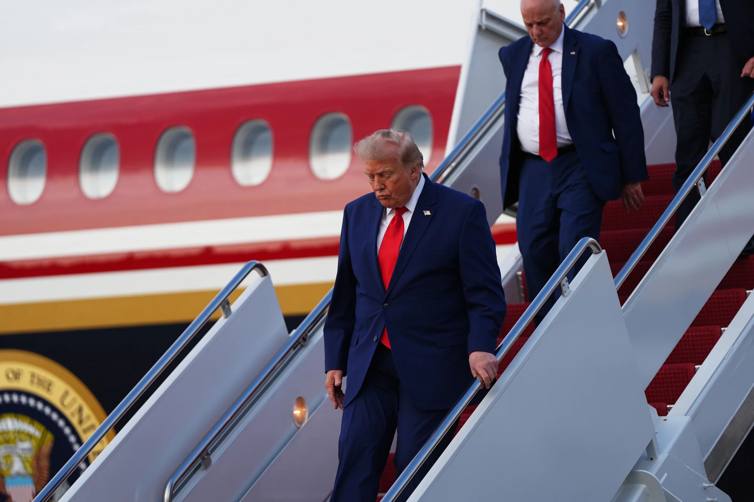 Após multa contra o Google, Trump anuncia investigação contra a União Europeia e ameaça novas tarifas