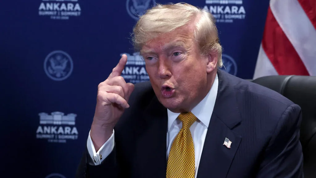 Governo Trump convoca jornalistas do New York Times sobre Air Force One