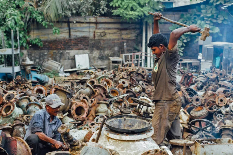 Bangladesh shipbreakers push back against stricter environmental standards