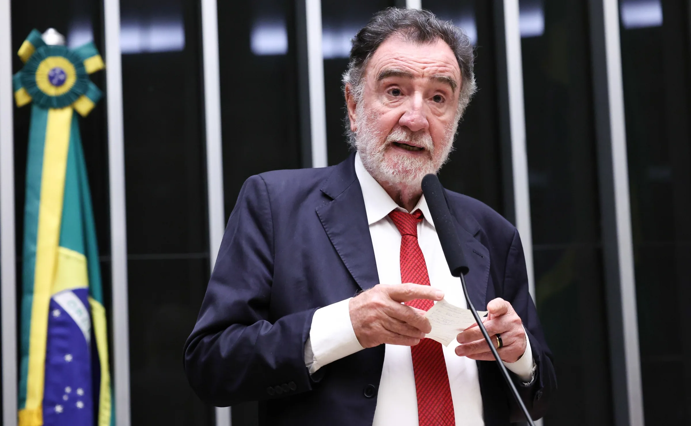 PT vai anunciar Patrus Ananias como candidato a governador de Minas